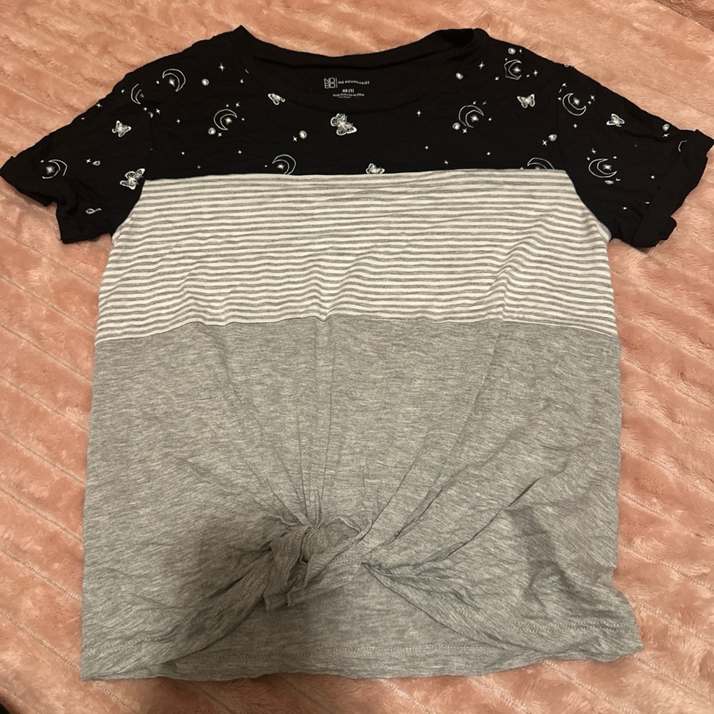 No Boundaries Black and Gray Celestial Tee